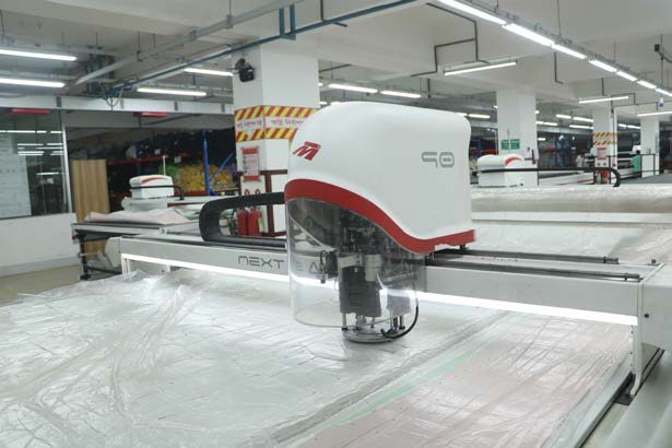 Auto cutter